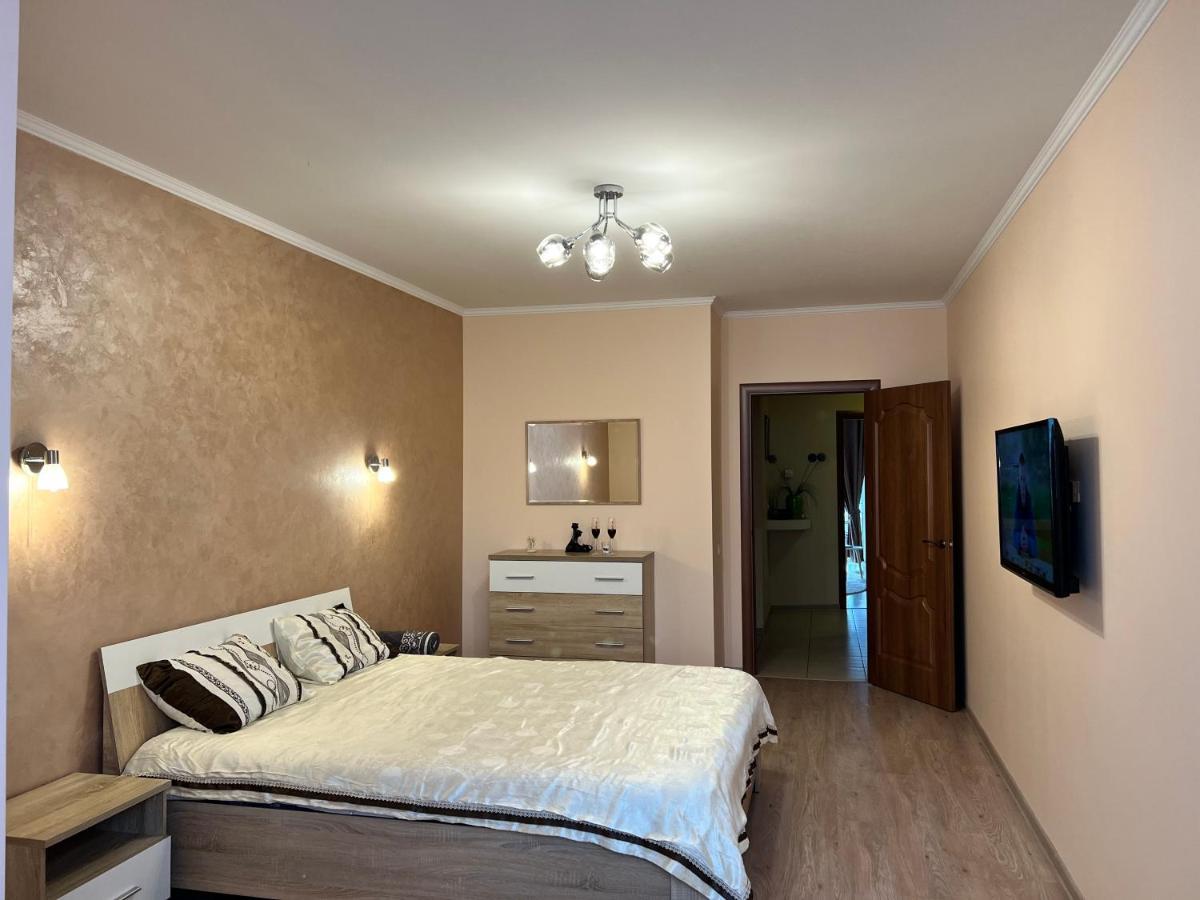 Apartaments Sichovyh Strilciv 68A อิวาโน-ฟรานกิฟสเก ภายนอก รูปภาพ
