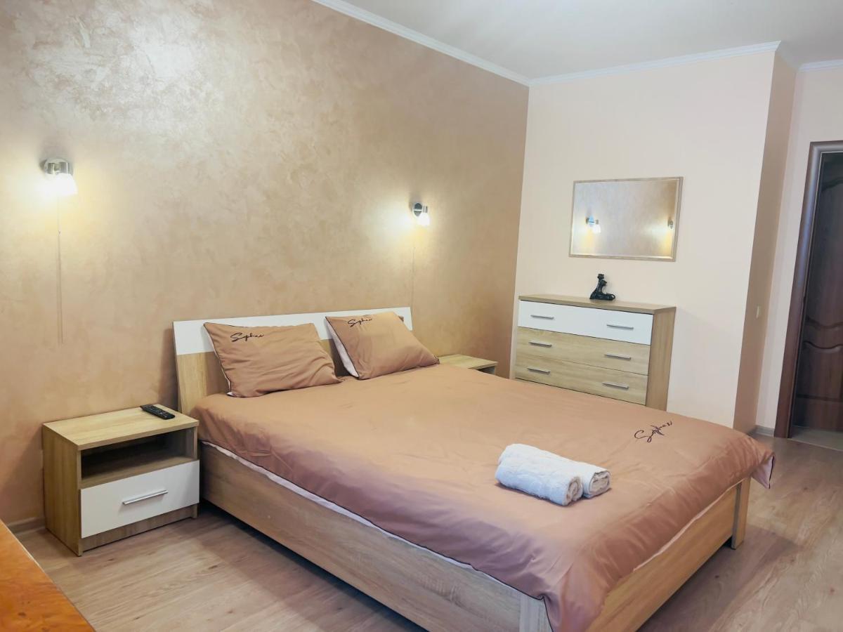 Apartaments Sichovyh Strilciv 68A อิวาโน-ฟรานกิฟสเก ภายนอก รูปภาพ