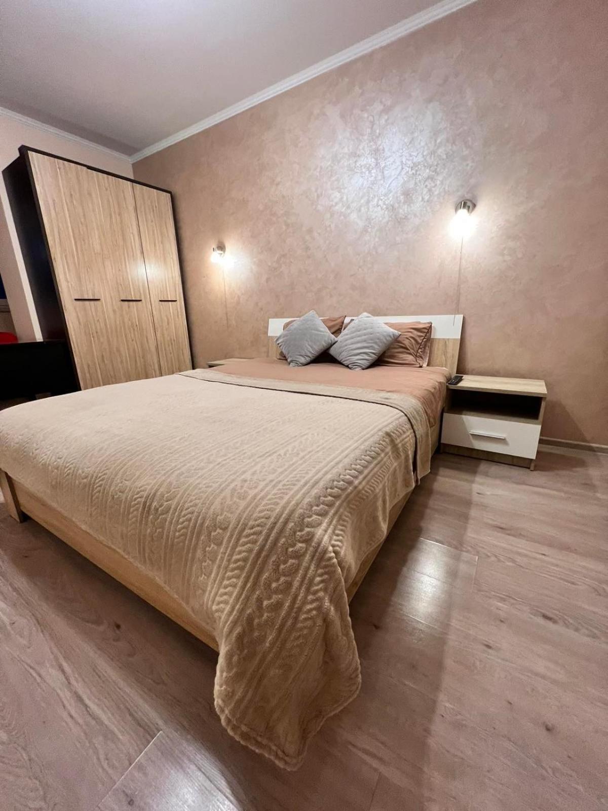 Apartaments Sichovyh Strilciv 68A อิวาโน-ฟรานกิฟสเก ภายนอก รูปภาพ